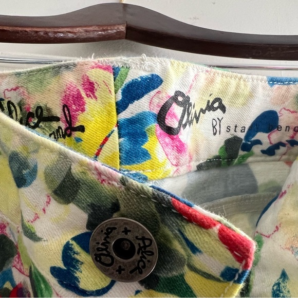 Alice and Olivia FLORAL SKINNY JEANS. Perfect condition. SIZE 28 - Picture 2 of 3